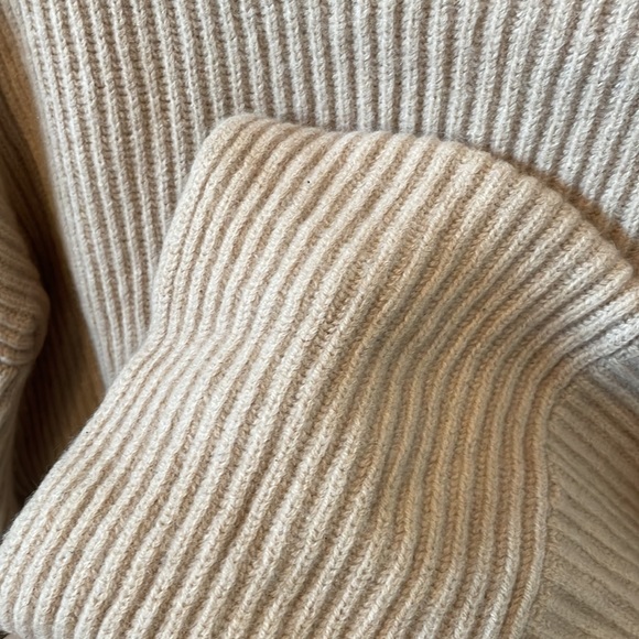 Chinti and Parker XS blush pink v neck wool sweater - Picture 4 of 4